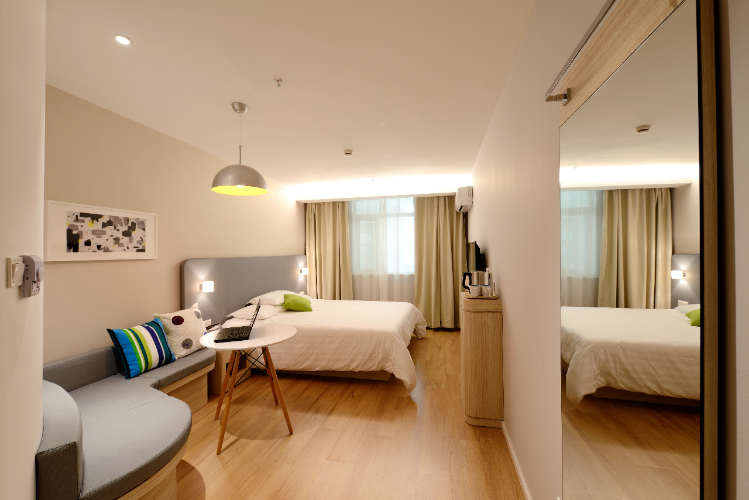 Trucos para que tu dormitorio parezca más grande.