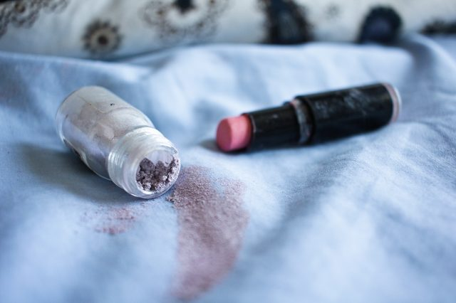Sencillos trucos para librarte del maquillaje