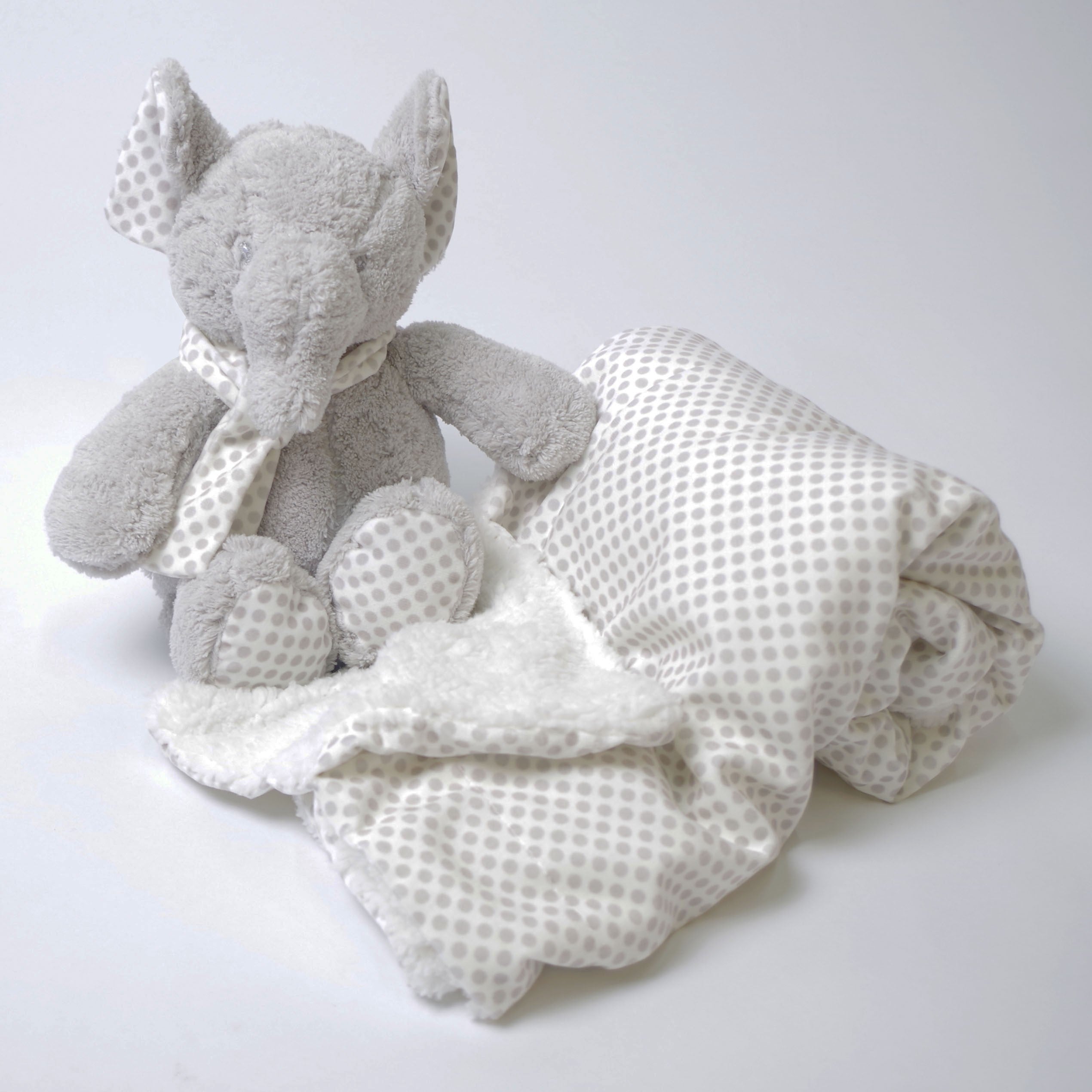 Manta topos + elefante de peluche gris